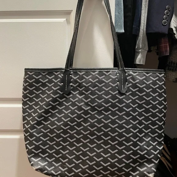 Black and Gray Patterned Tote Bag
